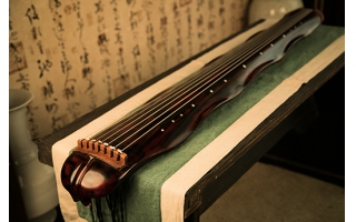 木乙-梁鸾蕉叶式演奏古琴
